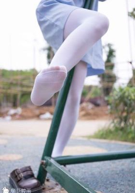 《年轻的寡妇》完整版_暖暖免费观看视频