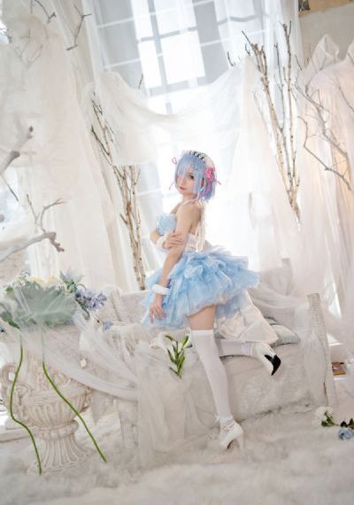 挺进领导美妇的雪臀_HD电影完整版