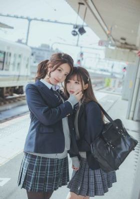 免费hd女同女_1080电影免费在线
